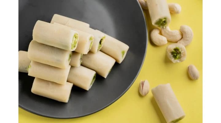 Vellanki Foods Kaju Pista Rolls — 250 g