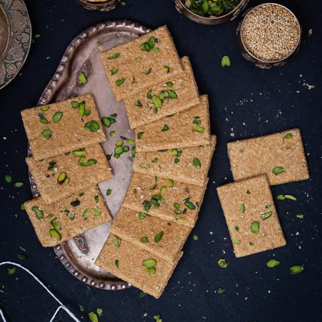 Narayanji Soan Gud Gajak, 500gm-Main image