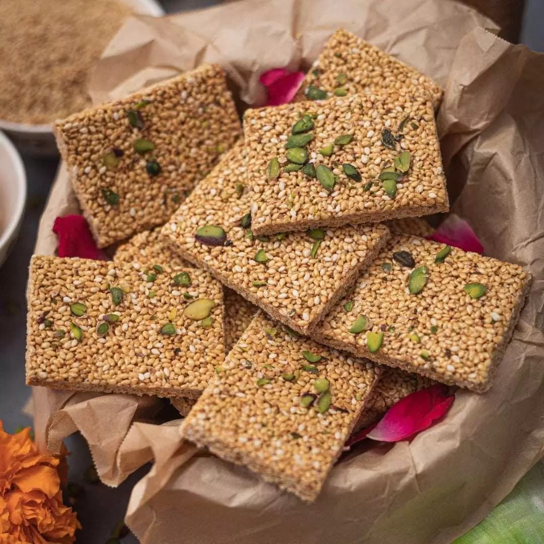 Narayanji Tilsakri Gajak, 500g-Main image.