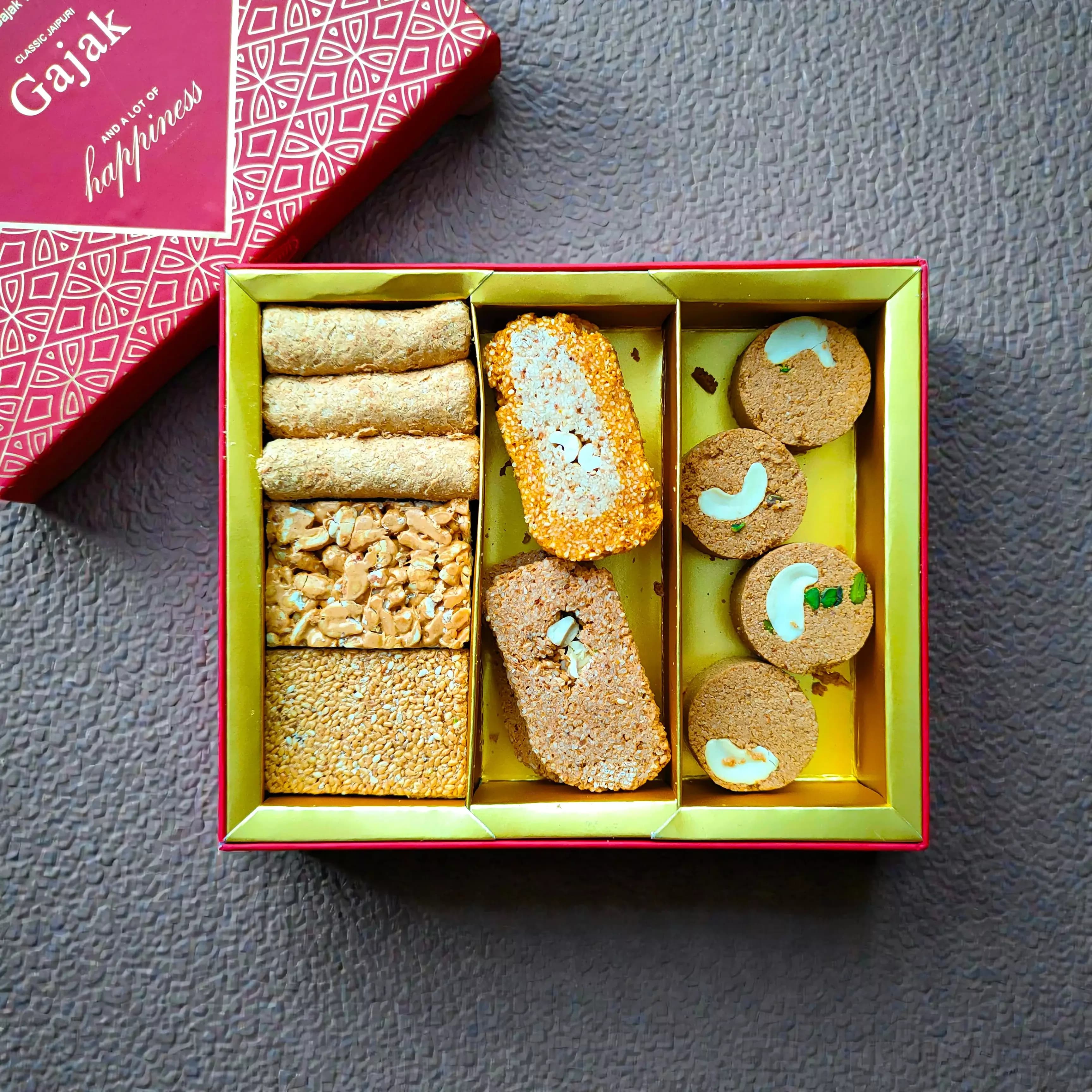 Narayanji Winter Delight Hamper, 680g-Main image