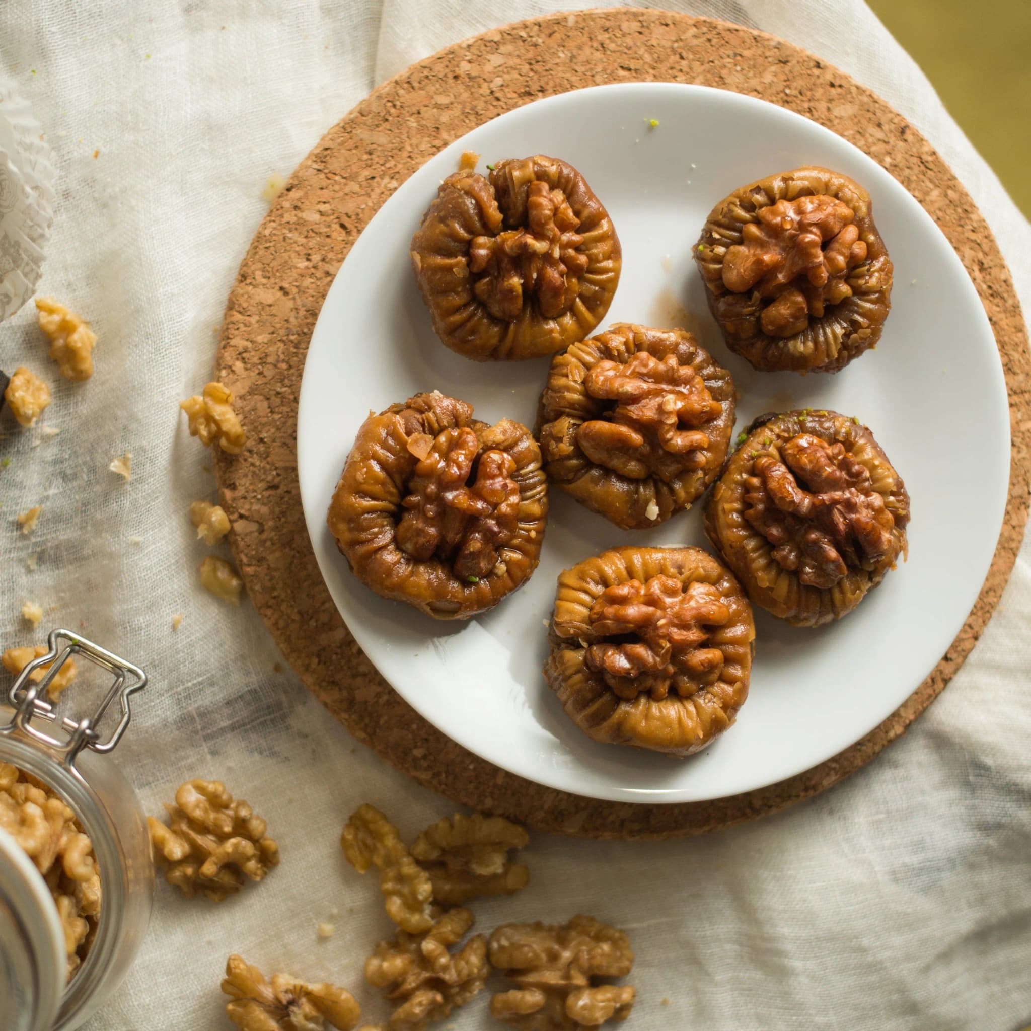 Almond House Chocolate Walnut Basket — 250 g