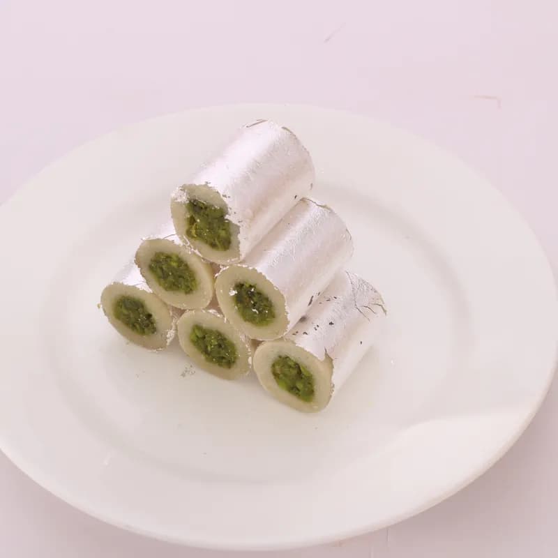 Dadus Mithai Vatika Kaju Pista Roll — 300 g